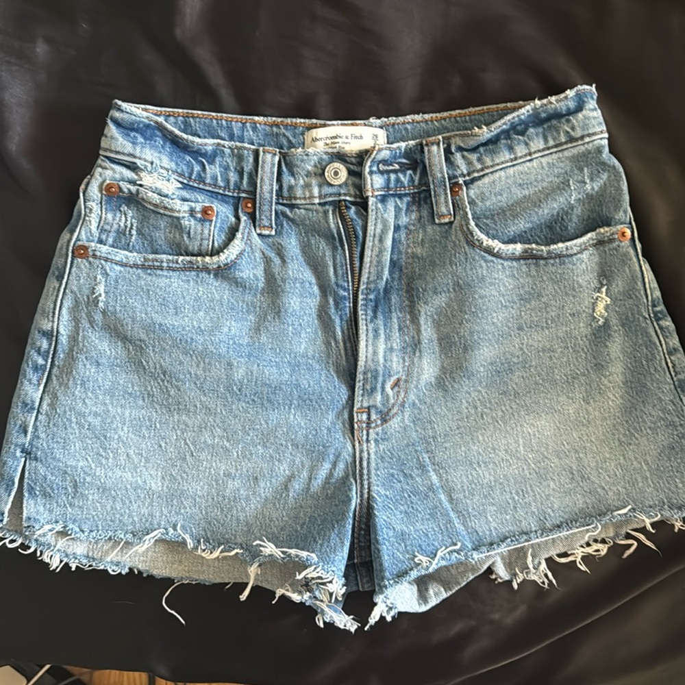 Abercrombie & Fitch, light denim shorts. Mom shorts/high rise. Size 2 or 26
